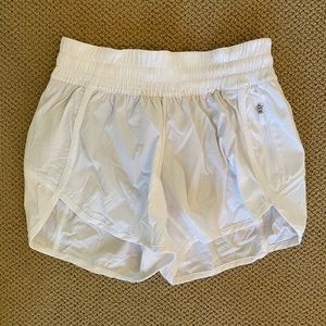 BRAND NEW lulu shorts
